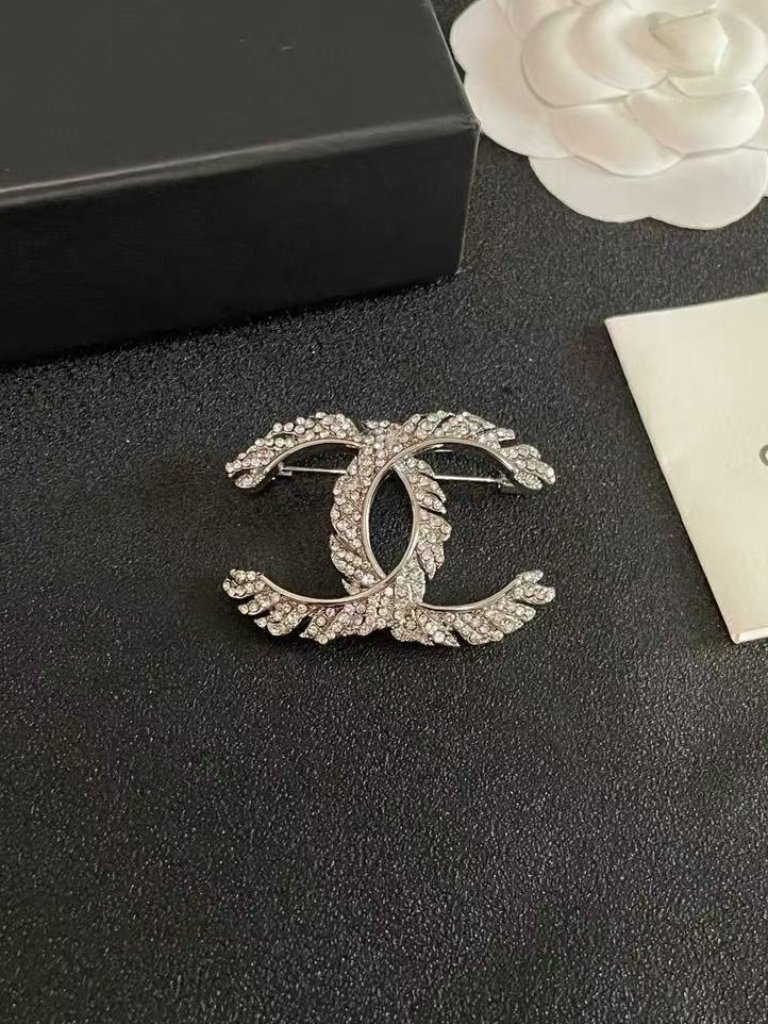Chanel Brooch For Women Precious, Used Once, Excellent Condition